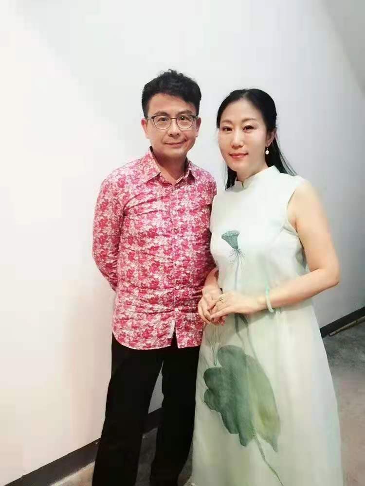 高潔與黃一山合影